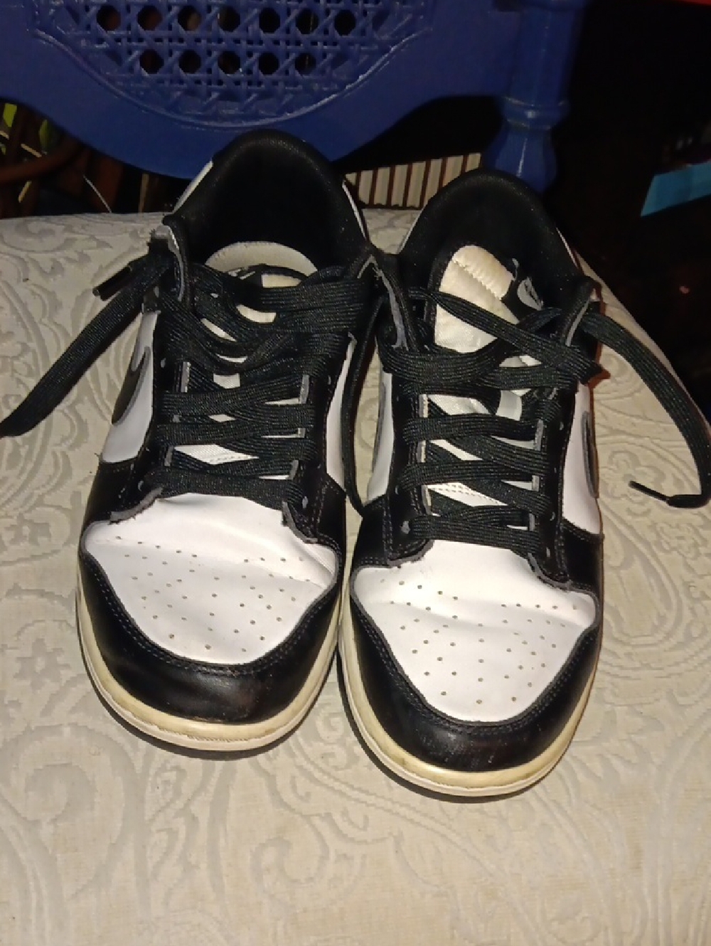 Nike Men’s Black and White Low-Top Sneakers